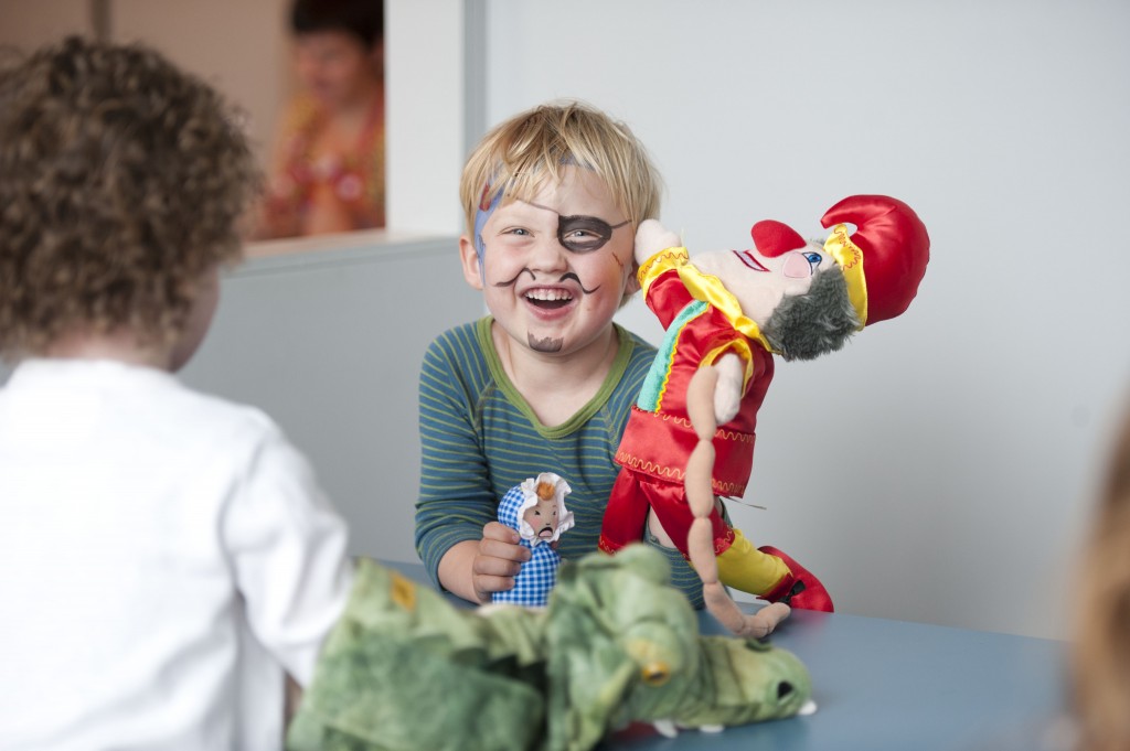 Summer Holiday activities - Craft and facepainting afternoon at the Dylan Thomas Centre in Swansea.